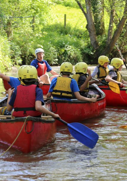 Children canoeing.
